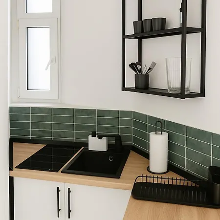 Emerald Escape - Near Cismigiu Park