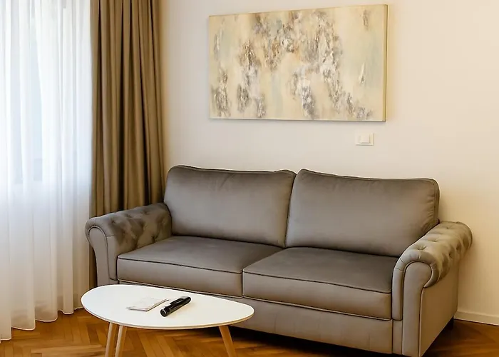 Emerald Escape - Near Cismigiu Park ブカレスト