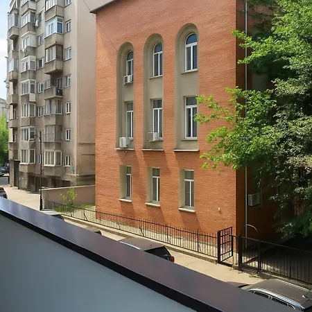 Emerald Escape - Near Cismigiu Park Bucharest